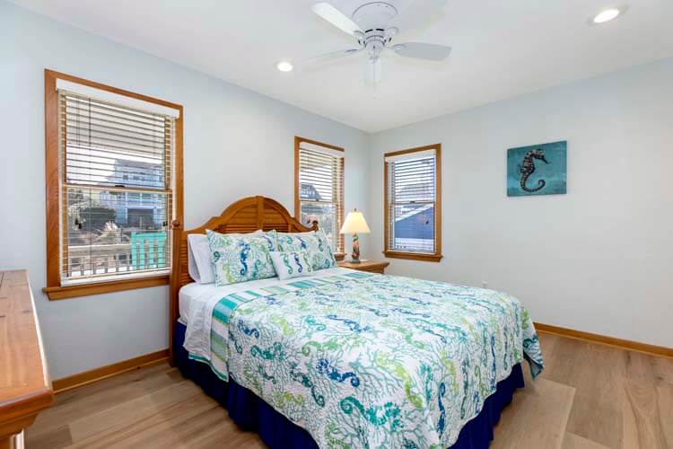 1st Floor King with Private Bath