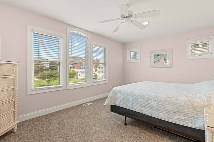 1st Floor King with Private Bath