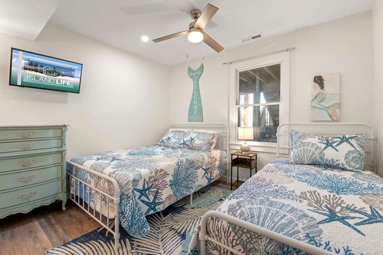 Ground Floor Queen & Twin with Shared Bath