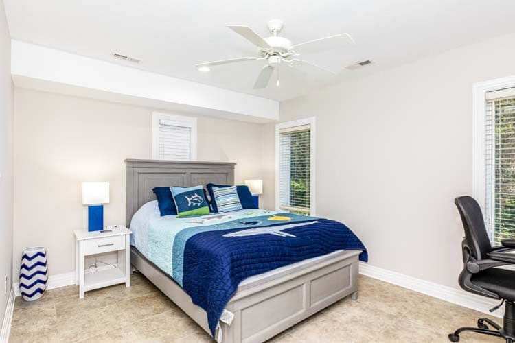 Ground Floor Queen with Private Bath