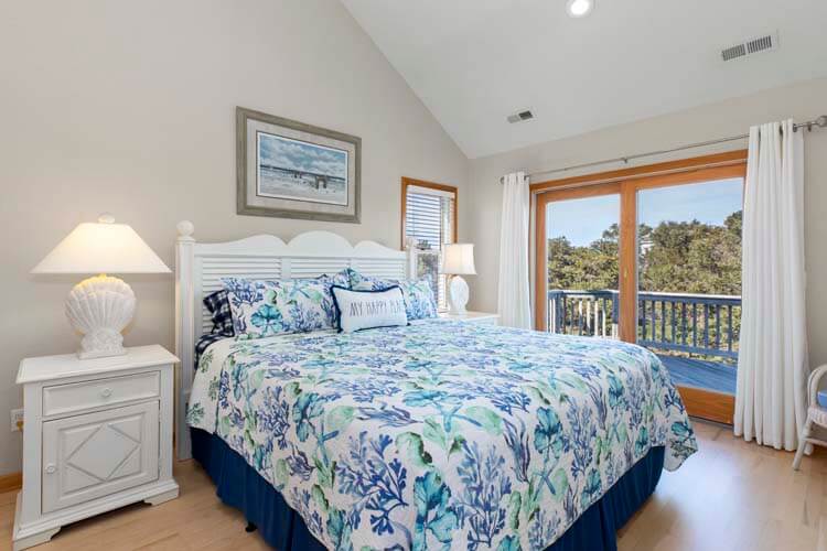 2nd Floor King with Private Bath