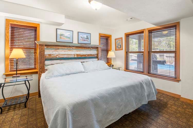 Ground Floor King with Private Bath