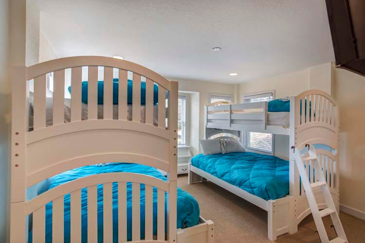 Ground Floor Pyramid Bunks with Private Bath