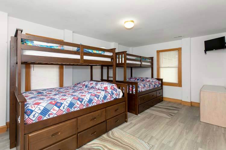 Ground Floor Pyramid Bunks with Shared Bath