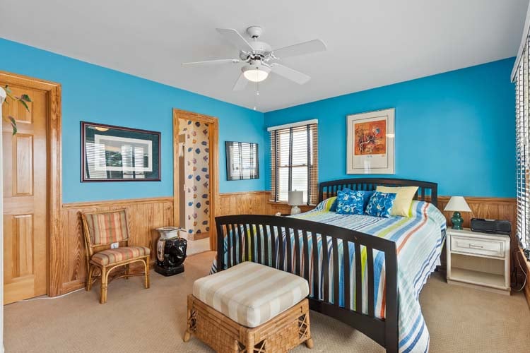 1st Floor King with Shared Bath