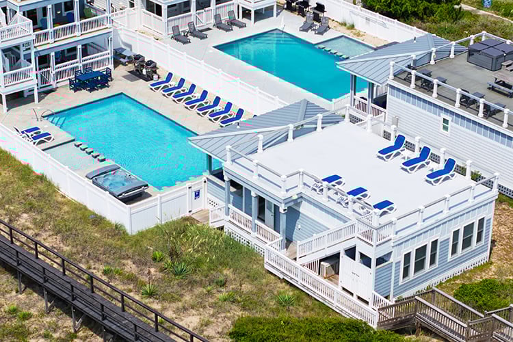 Poolhouse with Rooftop Cabana