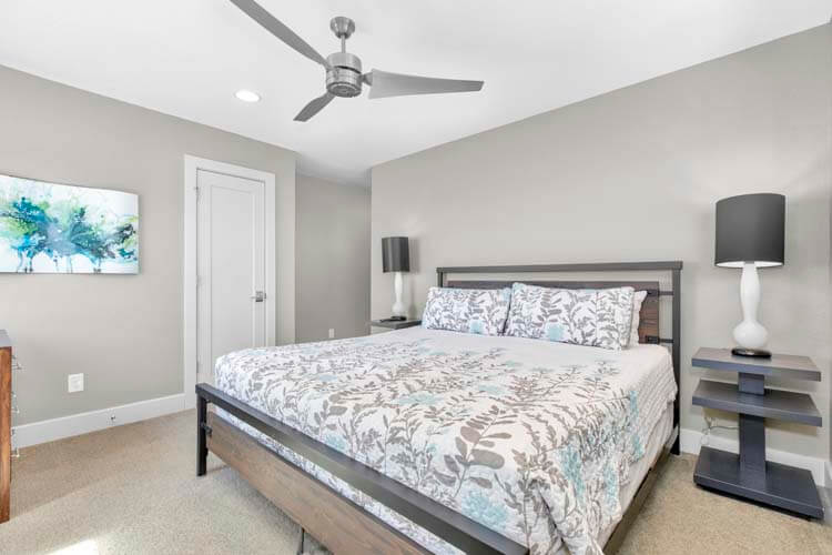 2nd Floor King with Private Bath