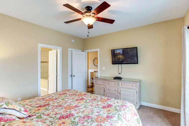 Ground Floor King with Private Bath