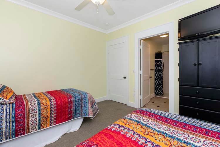 Ground Floor Twins with Private Bath