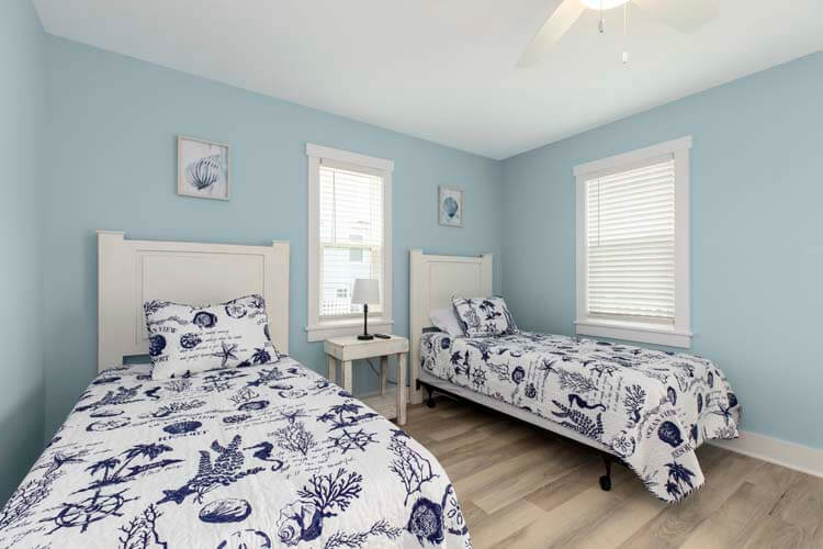 1st Floor Twins Bedroom