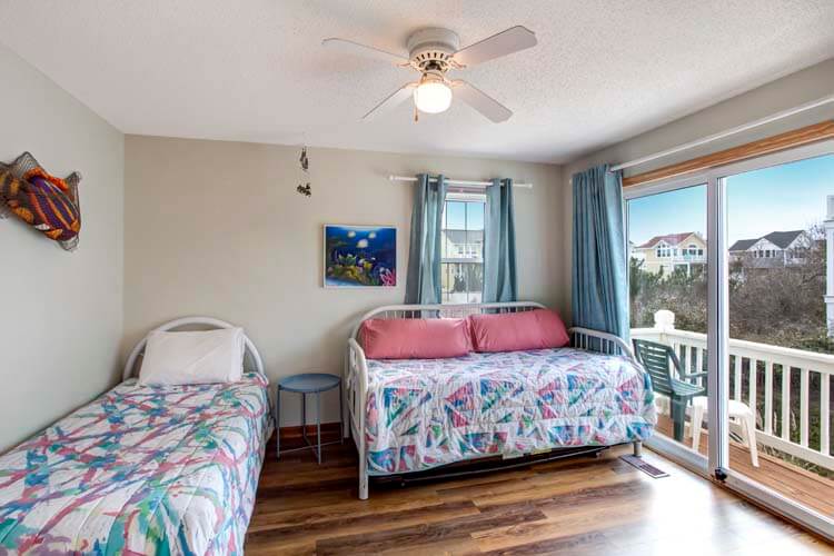 1st Floor Twin and Daybed Bedroom