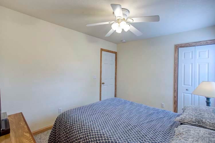 1st Floor Queen Bedroom