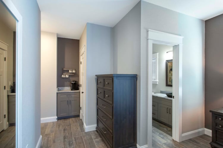 1st Floor King with Private Bath (4)