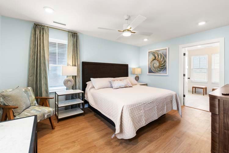 2nd Floor King with Private Bath | Stellar