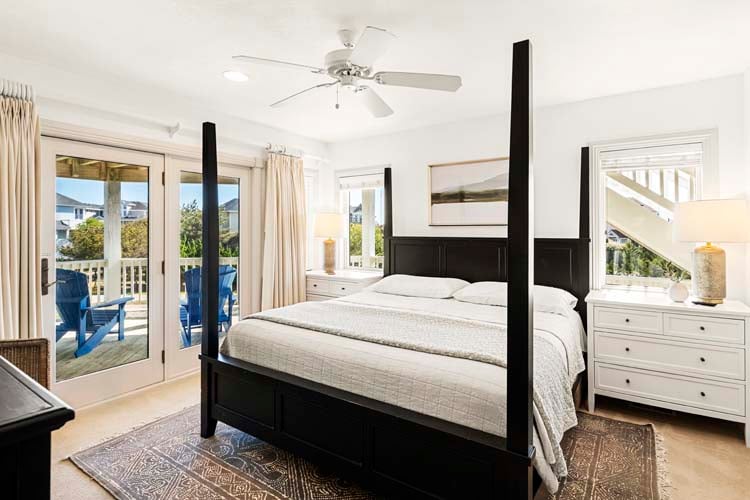 1st Floor King with Private Bath