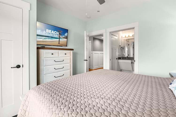 1st Floor King with Shared Bath & Private Deck