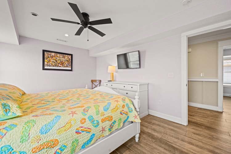 2nd Floor King with Private Bath (2)