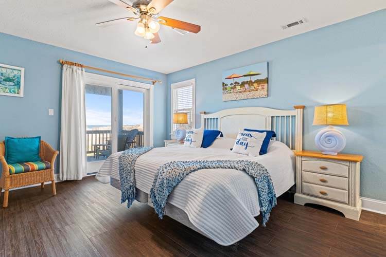 1st Floor King with Private Bath