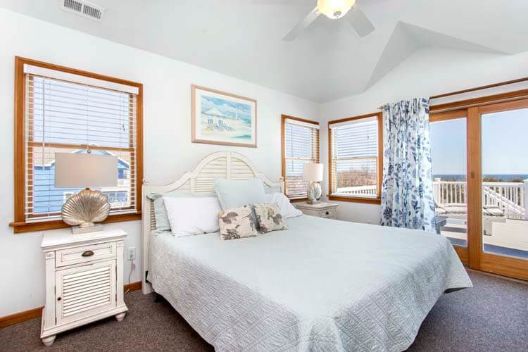 2nd Floor King with Private Bath