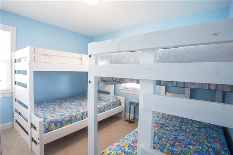 1st Floor Pyramid & Twin Bunks Bedroom