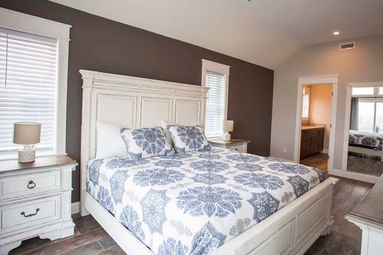 2nd Floor King with Private Bath (1)