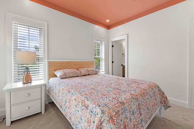 1st Floor Queen with Private Bath