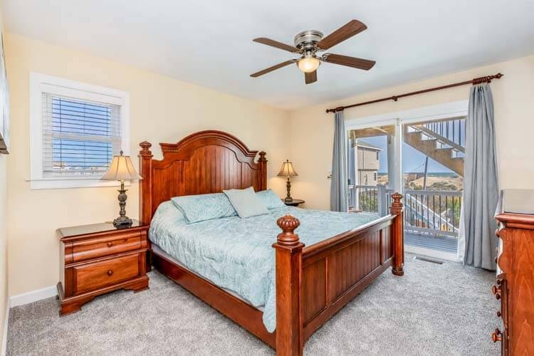 1st Floor King with Private Bath
