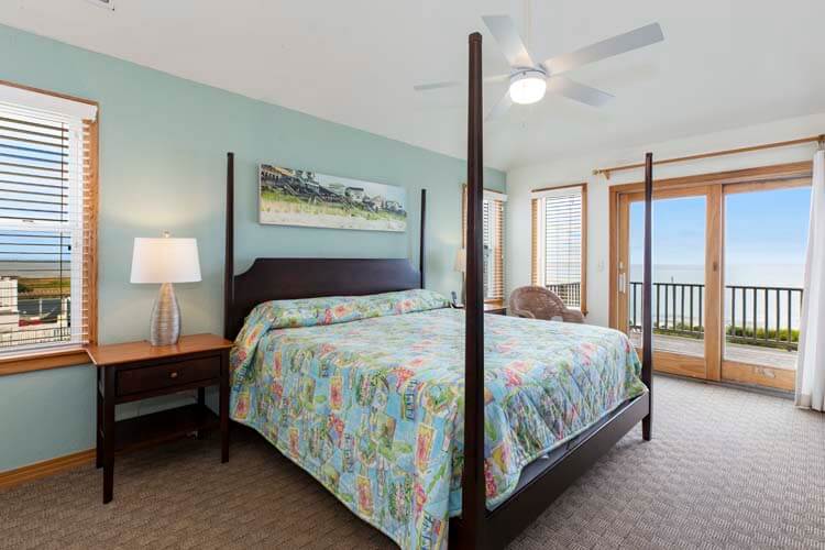 2nd Floor King with Private Bath