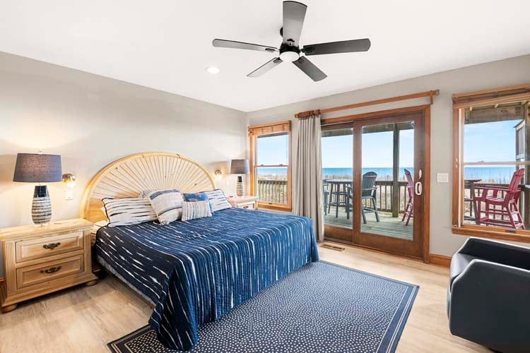 1st Floor King with Private Bath