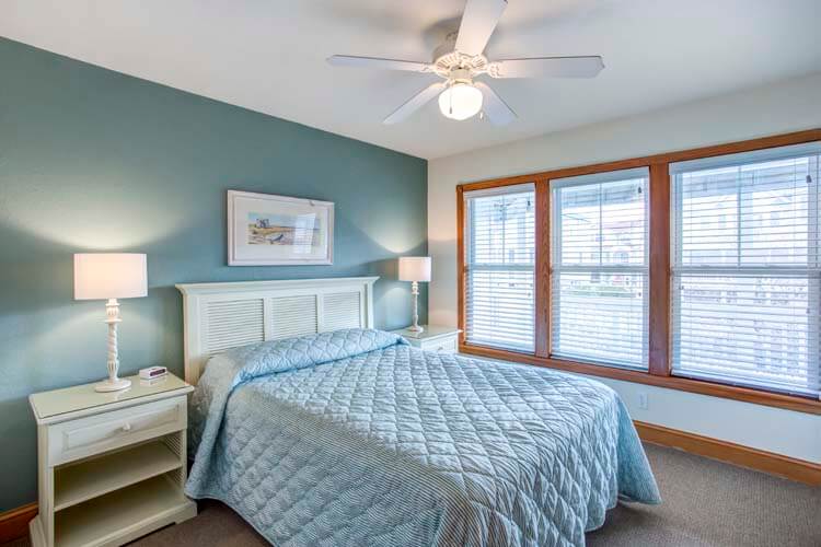 1st Floor Queen with Private Bath