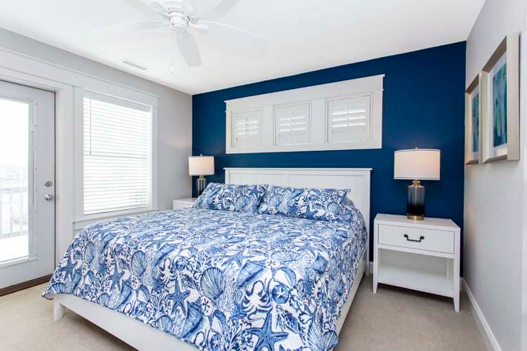 2nd Floor King with Private Bath (4) 