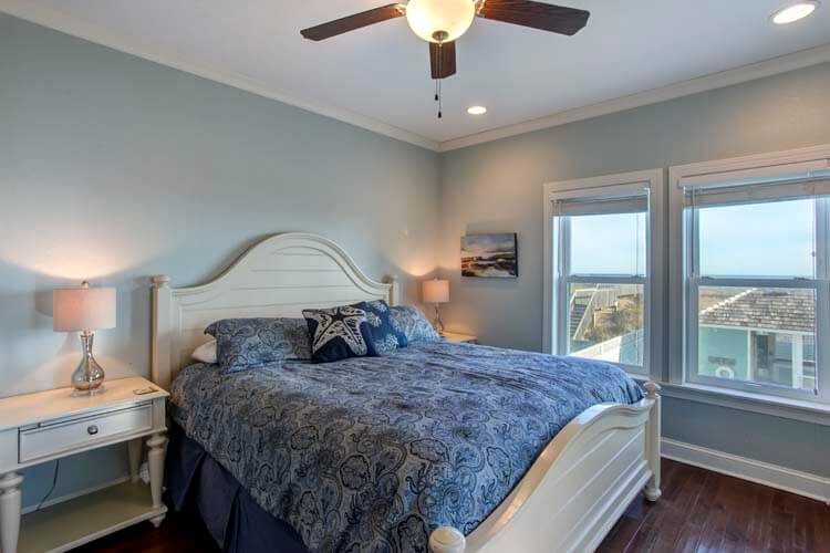 1st Floor King with Private Bath