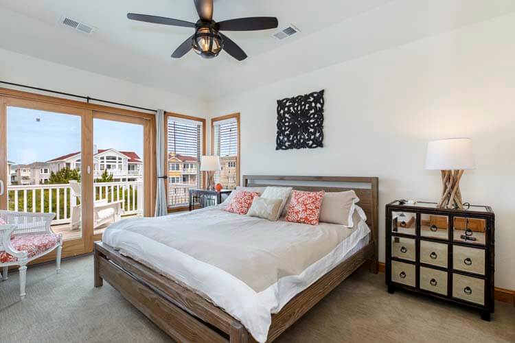 2nd Floor King with Private Bath
