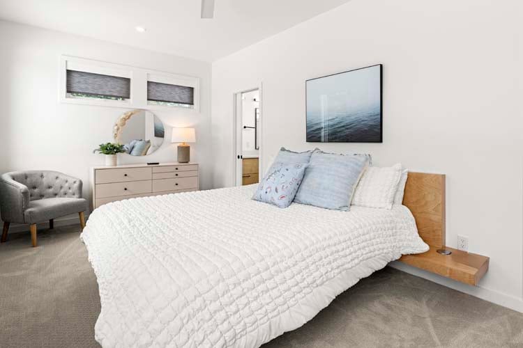 2nd Floor California King with Private Bath