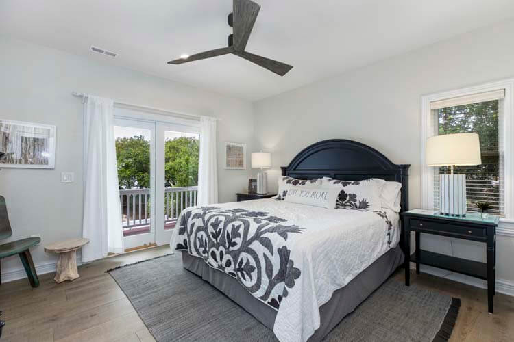 1st Floor King with Private Bath