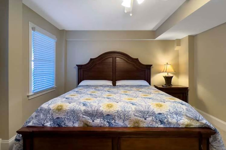 Ground Floor King with Private Bath