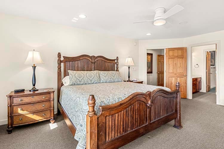 2nd Floor King with Private Bath (1)