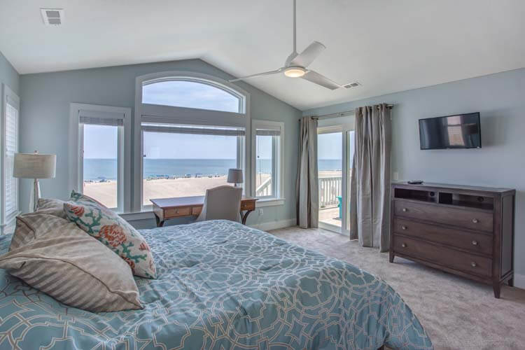 2nd Floor King with Private Bath