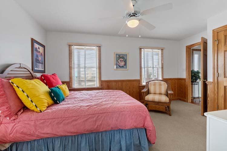 1st Floor King with Shared Bath