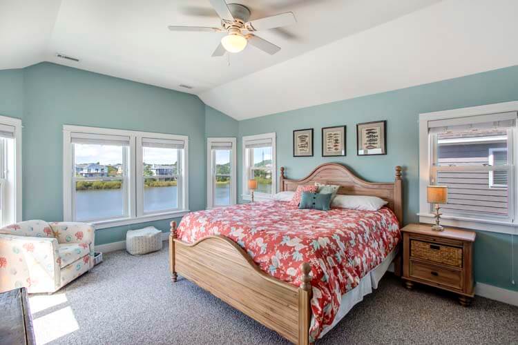 2nd Floor King with Private Bath