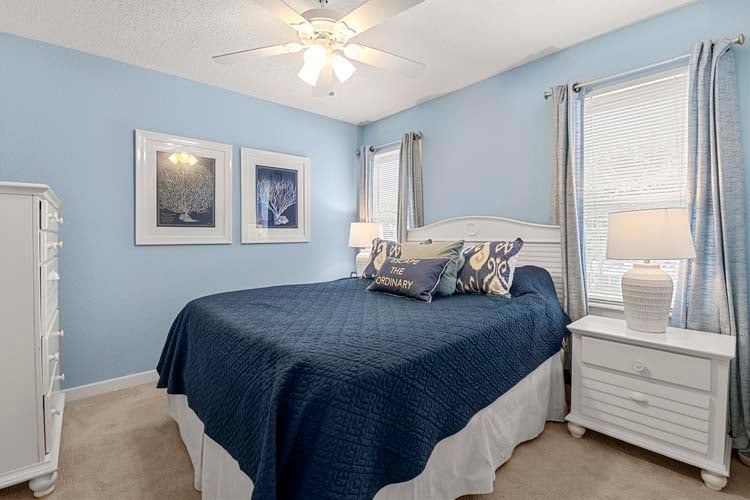 1st Floor Queen with Private Bath