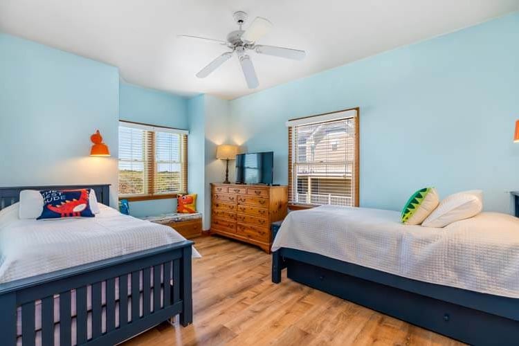 1st Floor Twins/Trundles with Private Bath