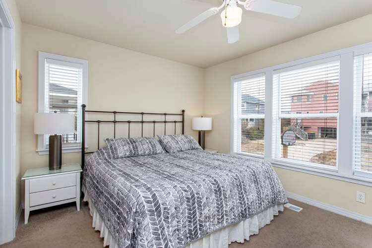 1st Floor King with Private Bath