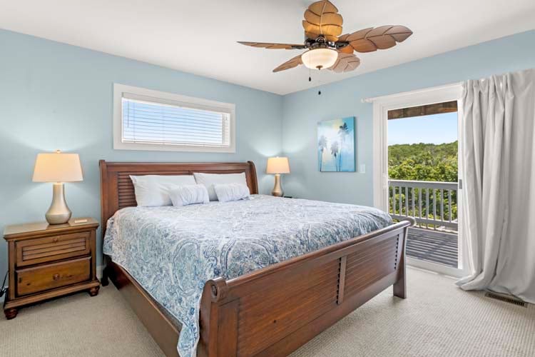 1st Floor King with Shared Bath