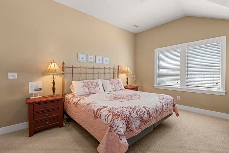 2nd Floor King with Private Bath