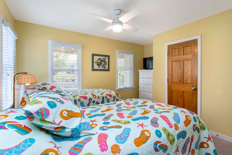 1st Floor Twins with Private Bath