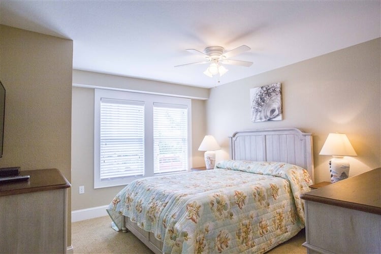 Ground Floor Queen with Shared Bath