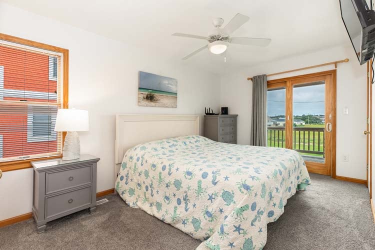 1st Floor King with Private Bath