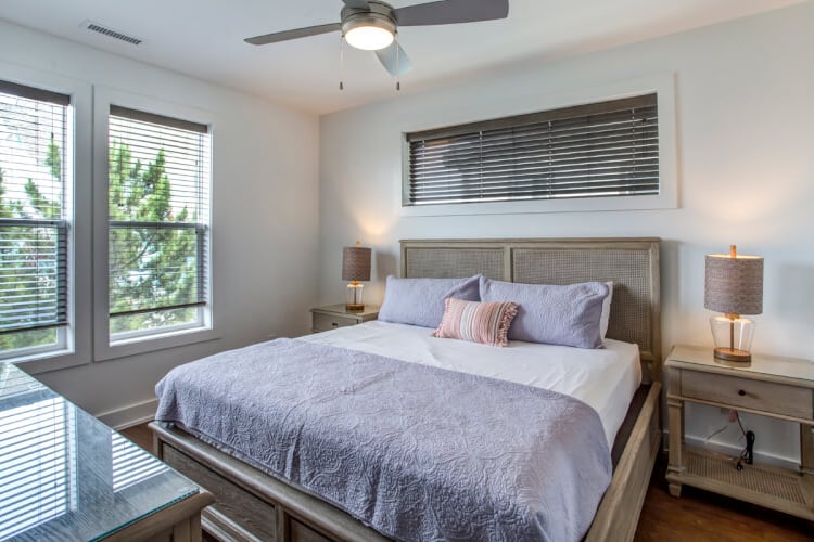 1st Floor King with Private Bath