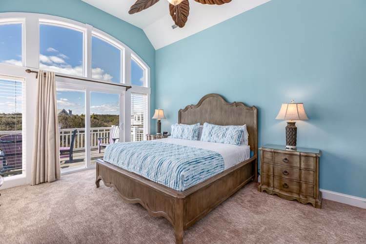 2nd Floor King with Private Bath